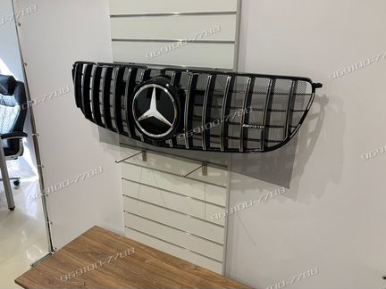Решетка радиатора Mercedes GLS X166 GT Новая