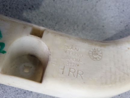 Кронштейн заднего бампера Nissan Tiida