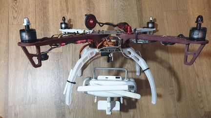 Грузовой квадрокоптер с камерой