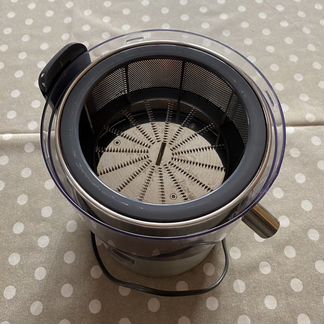 Соковыжималка Kenwood JE950