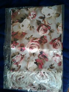 Шарфик дамский, красивый, новый в упаковке, с бахр