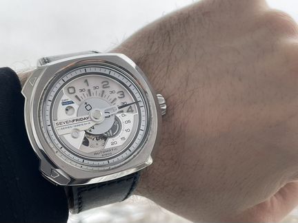 Часы Sevenfriday