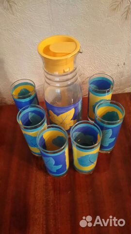 Кувшин со стаканами