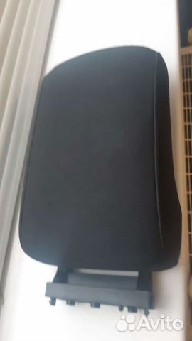 Подлокотник в авто