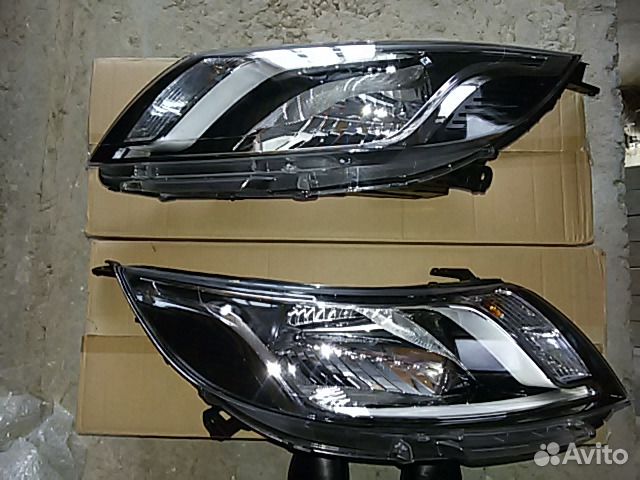 Фара правая левая Kia Rio 3 10-14