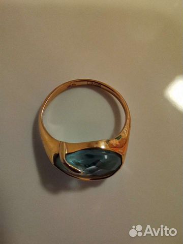 Золотое кольцо 585 с топазом
