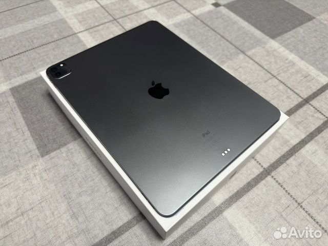 Apple iPad Pro 12.9 (2020г) 128Гб WiFi