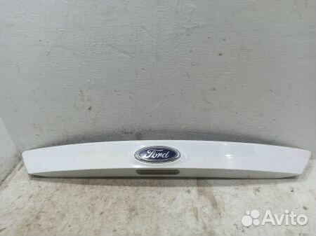 Накладка двери багажника