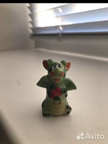 Фигурка дракон фарфор
