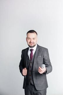 Ведущий певец с диджей