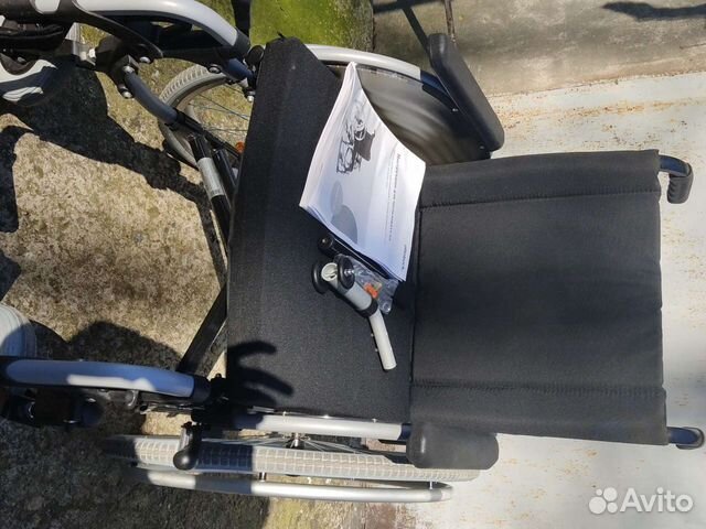 Кресло-коляска для инвалидов новая