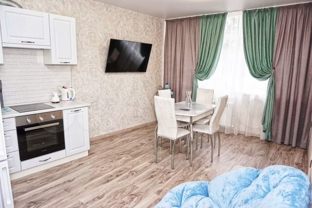 2-к. квартира, 50 м², 2/21 эт.