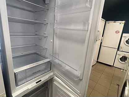 Встраиваемый холодильник Hotpoint - Ariston