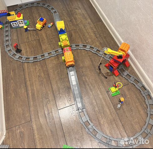 Большой железнодородный поезд лего дупло