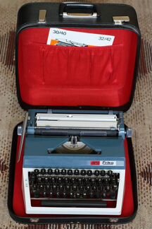 Пишущая машинка Erika/латиница