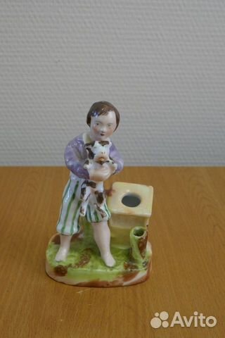 Фарфоровая статуэтка.Мальчик со щенком 13см Англия