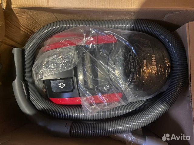 Philips Безмешковый пылесос с аквафильтром FC8950