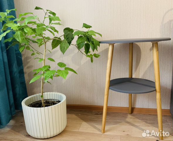 Столик подставка интерьерная