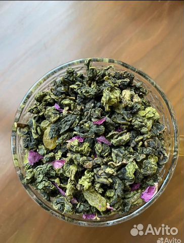 Молочный улун с виноградом и лепестками, зелёный