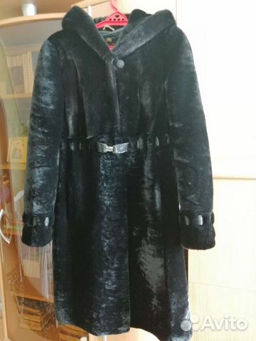 Шуба мутоновая с капюшоном