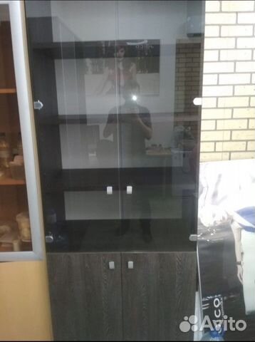 Шкаф со стеклом