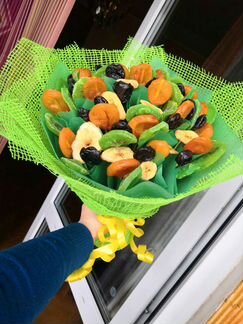 Букет с сухофруктами и орехами
