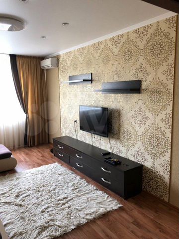 2-к. квартира, 65 м², 6/10 эт.