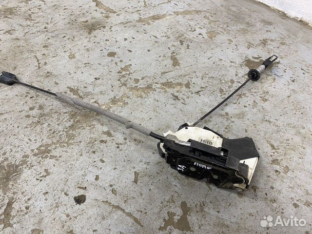 Замок двери задний левый Volkswagen Polo sedan