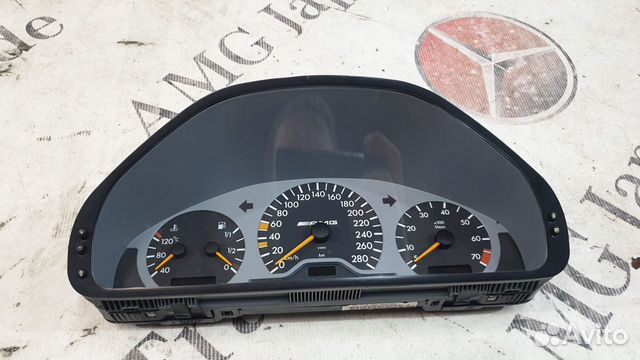 Панель приборов на Mercedes-Benz W202 C36AMG