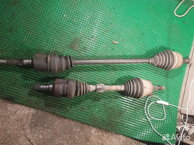 Шрус привод Додж Караван Крайслер Вояджер