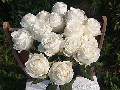 Реалистичные белые розы ручной работы