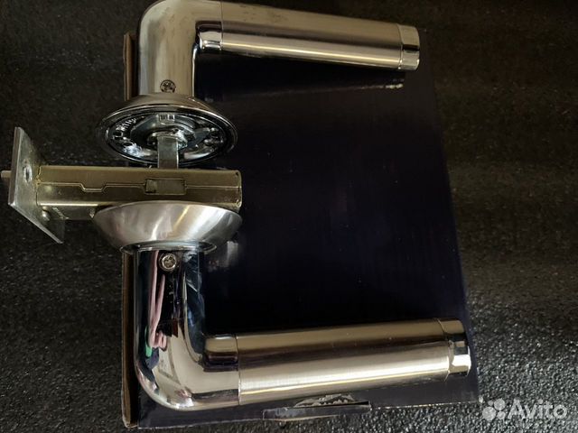 Ручка для межкомнатной двери с защелкой