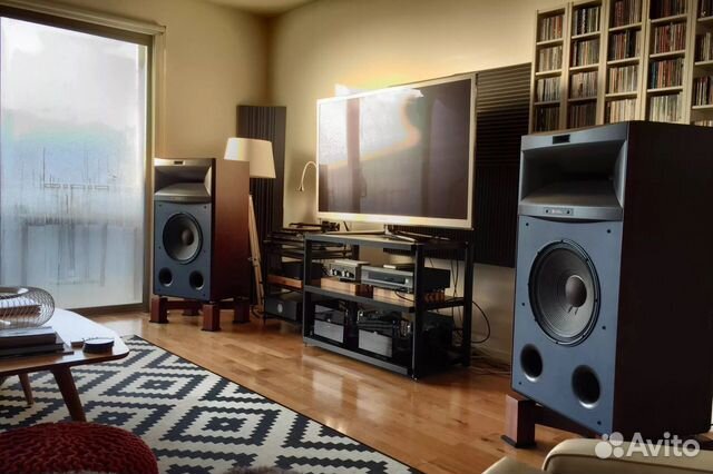 Напольная акустика JBL 4367 walnut