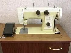 Швейная машина Чайка 142