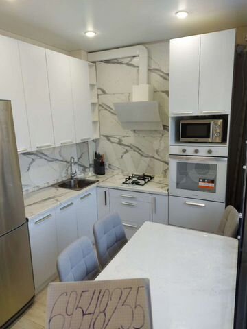 2-к. квартира, 55 м², 2/3 эт.