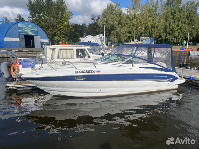Каютный круизный катер Crownline 270 CR