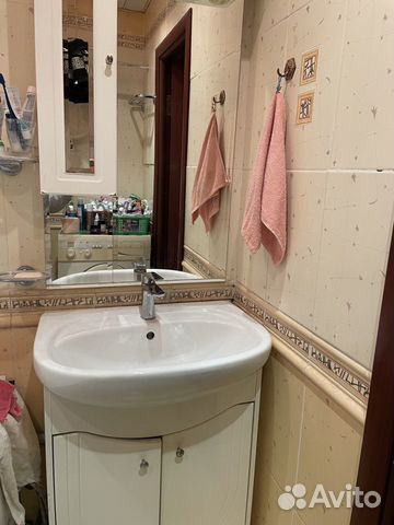 Раковина с тумбой и зеркалом в ванную 80