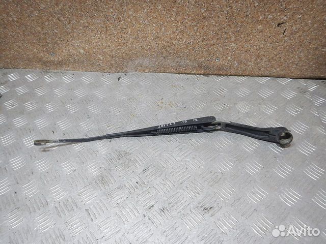 Продам держатель стеклоочистителя митсубиси лансер