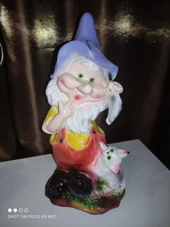 Садовая статуэтка гном