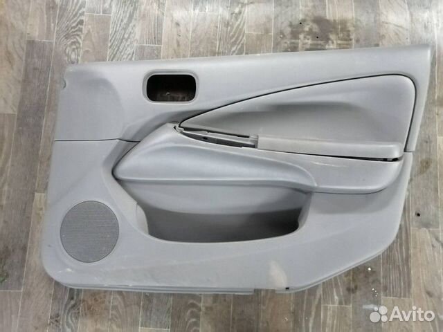 Обшивка передней правой двери Альмера Классик