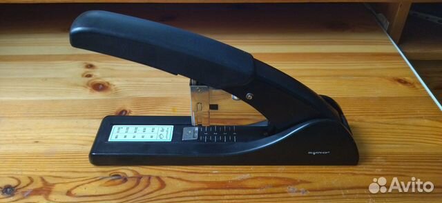 Мощный степлер на 100 листов Silwerhof