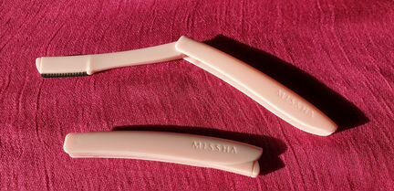 Бритва для коррекции бровей