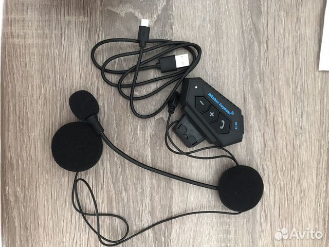 Мотогарнитура в шлем