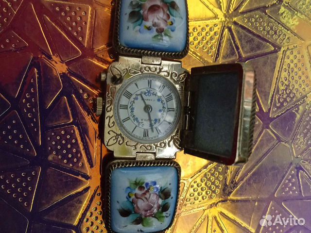 Ручные часы с браслетом из финифти