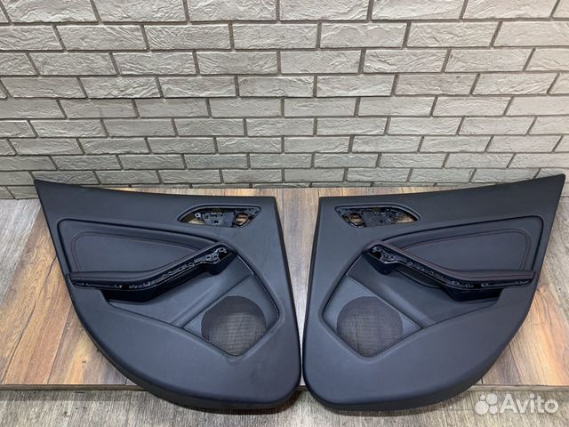 Mercedes Benz GLA X156 Обшивка задней двери LH RH