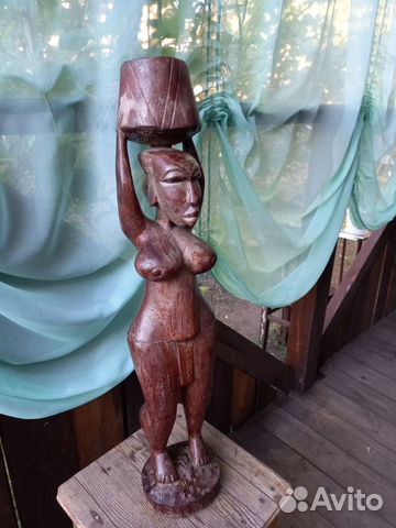 Африканские статуэтки из красного дерева