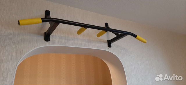 Турник наддверный