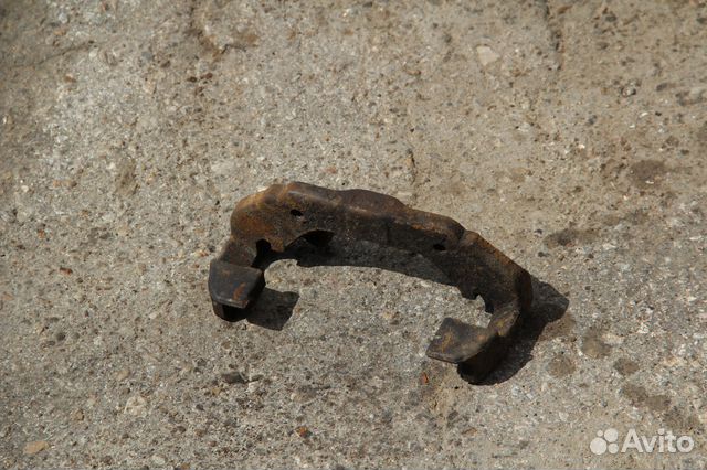 Скоба суппорта Форд Фиеста Мк5 Фьюжн