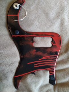 Пикгард для бас гитары