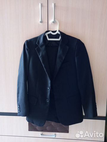 Продаётся школьный костюм